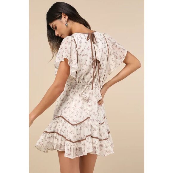 Lulus Adored Outing Ivory Floral Flutter Sleeve Surplice Mini Dress Size L NWT - Picture 2 of 11